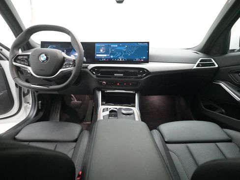 Used 2025 BMW 330i xDrive Sedan AWD/4WD image 5