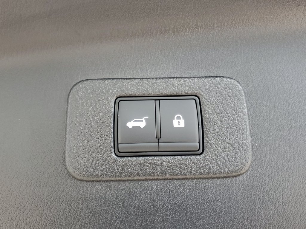Certified 2024 Nissan Armada Platinum w/ Captain's Chairs Package RWD image 10