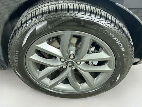 Used 2026 Land Rover Range Rover Velar Dynamic SE AWD/4WD image 32