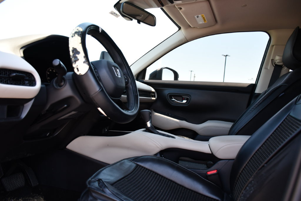 Used 2024 Honda HR-V LX image 14