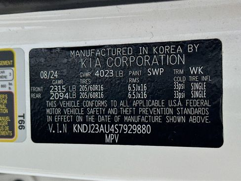 Used 2025 Kia Soul LX w/ LX Technology Package image 12