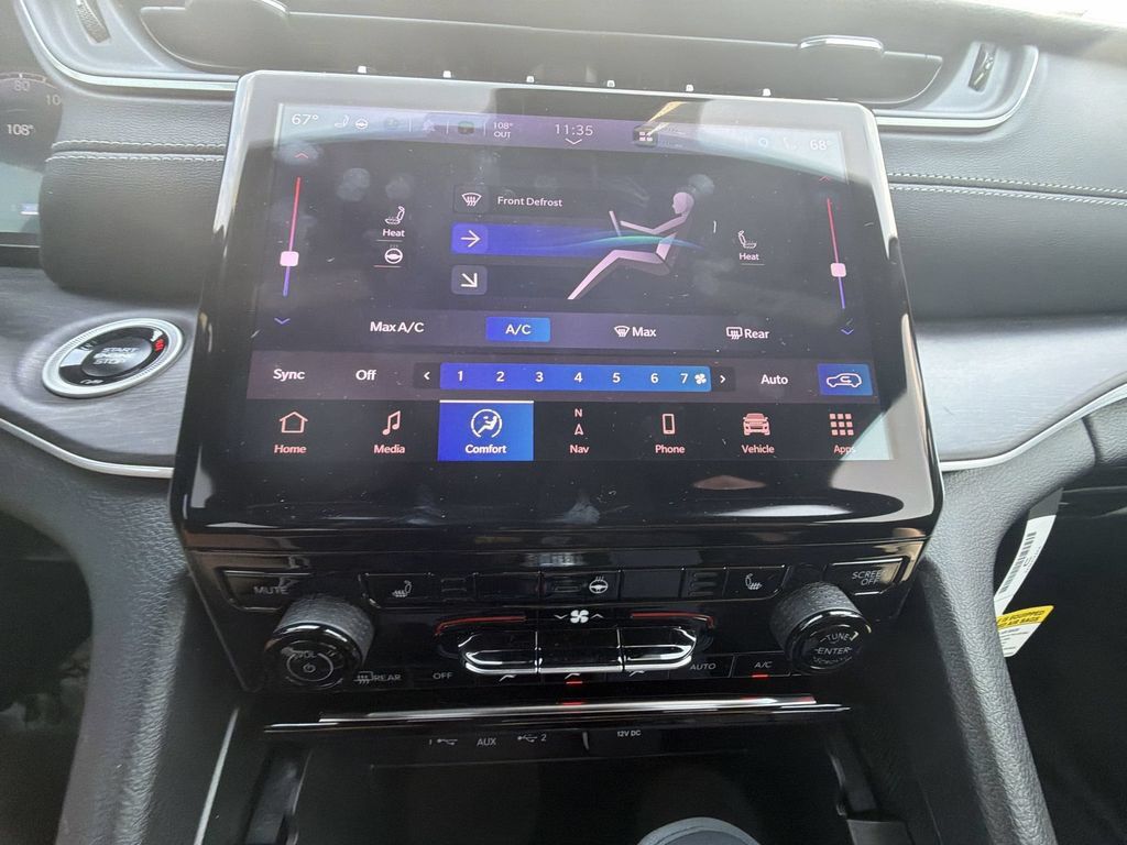 Used 2025 Jeep Grand Cherokee Limited RWD image 12