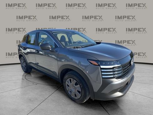 Used 2025 Nissan Kicks S image 7