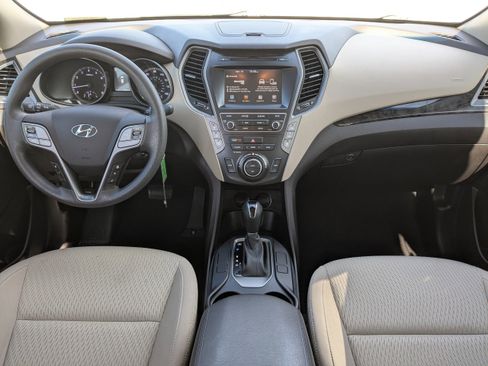 Used 2018 Hyundai Santa Fe SE image 17