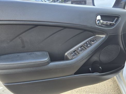 Used 2016 Kia Forte LX FWD image 17