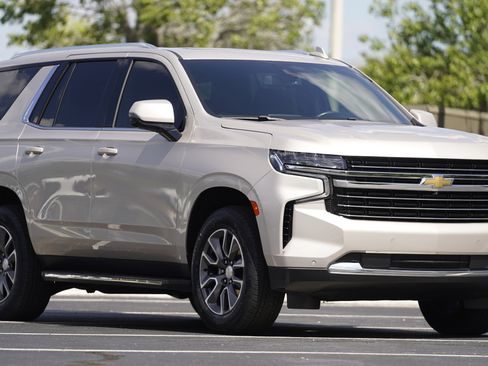 Used 2022 Chevrolet Tahoe LT w/ Luxury Package RWD image 40