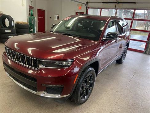 Certified 2023 Jeep Grand Cherokee L Limited w/ Luxury Tech Group II image 3