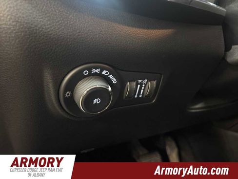 Used 2022 Jeep Compass Limited image 10