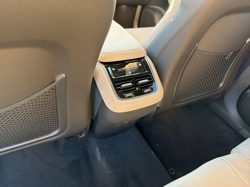 New 2026 Volvo XC90 B6 Ultra w/ Protection Package Premier image 9