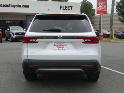 New 2026 Toyota Grand Highlander Platinum AWD/4WD image 6