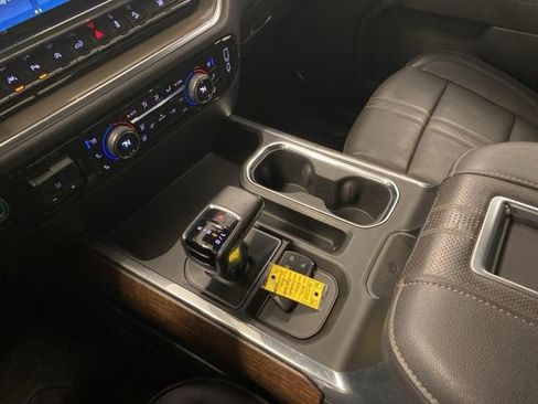 Used 2022 Chevrolet Silverado 1500 High Country w/ Technology Package image 17