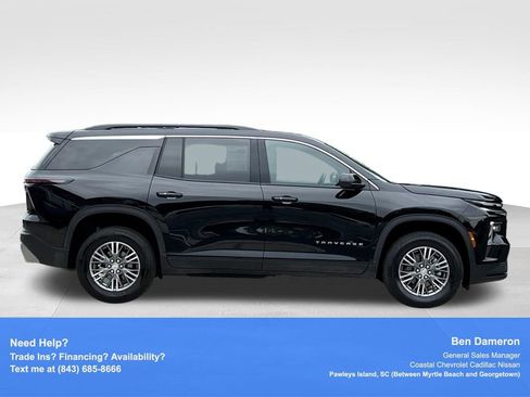 Used 2025 Chevrolet Traverse LT AWD/4WD image 4
