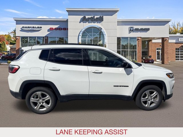 Used 2024 Jeep Compass Latitude AWD/4WD image 7