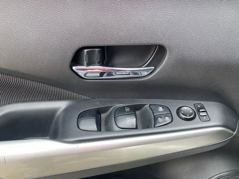 Used 2019 Nissan Kicks SV image 22