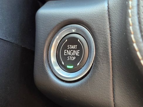Used 2023 Chevrolet Tahoe Premier AWD/4WD image 33