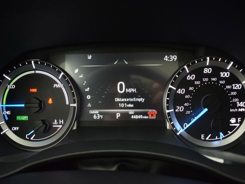 Used 2024 Toyota Highlander XLE image 19