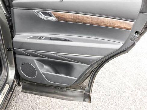 Used 2025 Genesis GV80 2.5T Select image 32