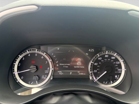 Used 2023 Toyota Highlander XLE FWD image 14