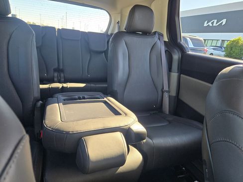 Certified 2025 Kia Carnival LXS image 14