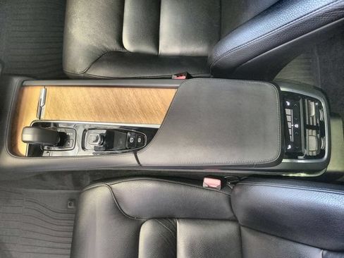Used 2023 Volvo XC90 B6 Plus w/ Protection Package Premier AWD/4WD image 21