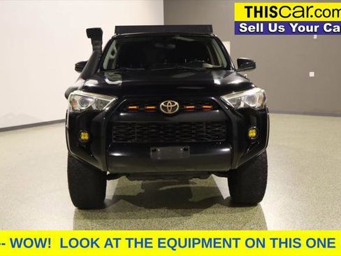 Used 2016 Toyota 4Runner SR5 image 2