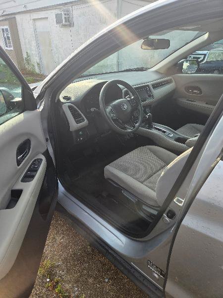 Used 2018 Honda HR-V LX image 6