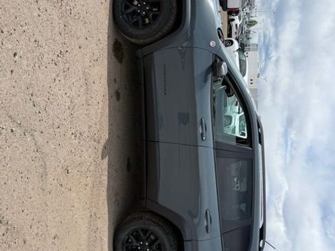 Used 2014 Jeep Cherokee Trailhawk w/ Comfort/Convenience Group AWD/4WD image 2