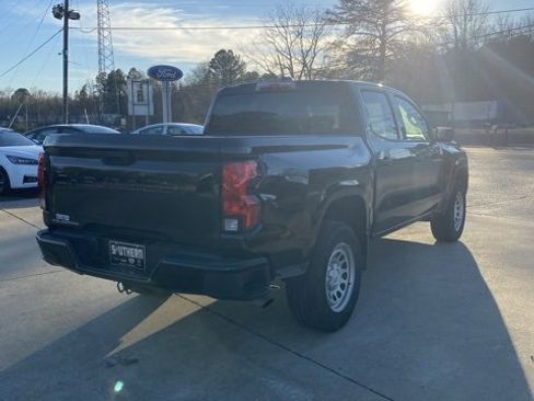 Used 2024 Chevrolet Colorado W/T image 5