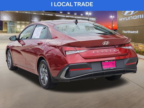 Certified 2024 Hyundai Elantra SEL FWD image 9
