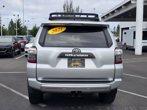 Used 2021 Toyota 4Runner TRD Off-Road Premium w/ Moonroof Package AWD/4WD image 5