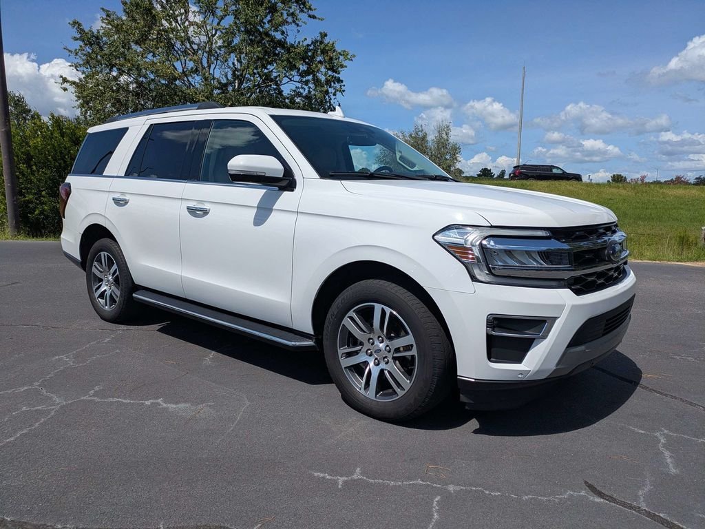 Used 2022 Ford Expedition Limited RWD image 2