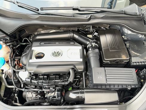 Used 2010 Volkswagen Eos Lux FWD image 26