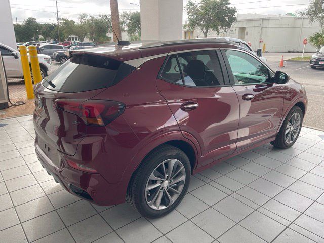 Used 2023 Buick Encore GX Select w/ Sport Touring Package FWD image 4