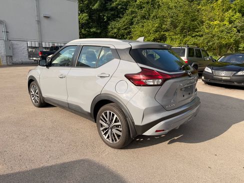 Certified 2024 Nissan Kicks SV FWD image 5