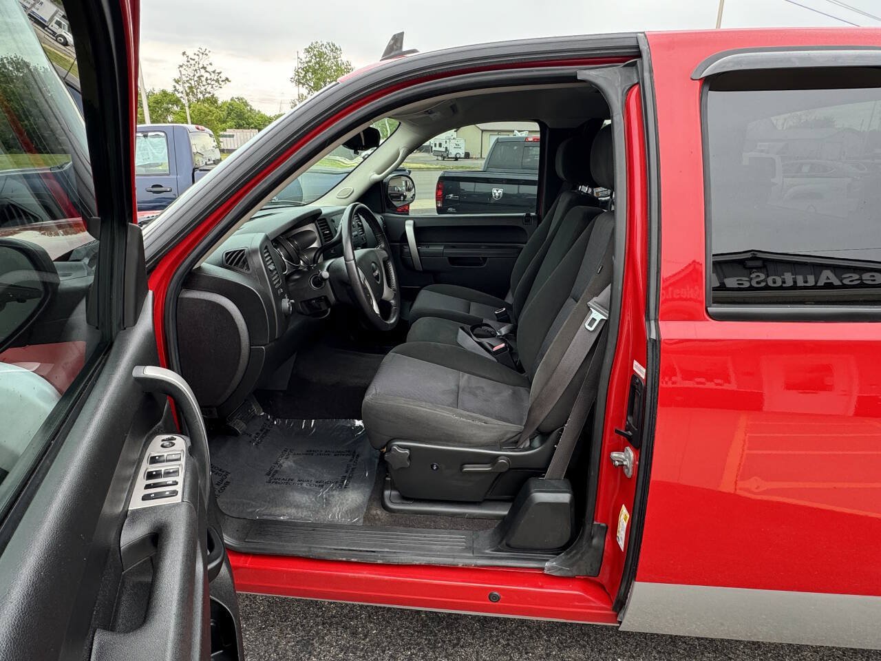 Used 2010 GMC Sierra 1500 SLE w/ Power Pack Plus AWD/4WD image 16