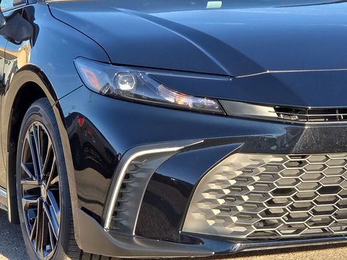 Used 2026 Toyota Camry SE w/ Convenience Package image 9