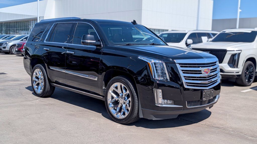 Used 2020 Cadillac Escalade Platinum AWD/4WD image 1