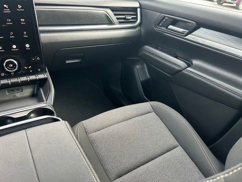 Used 2025 GMC Terrain Elevation image 15