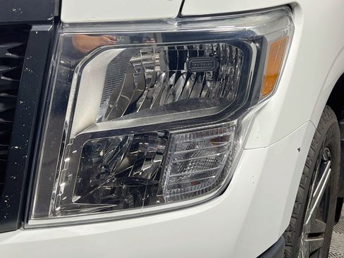 Used 2017 Nissan Titan S RWD image 12