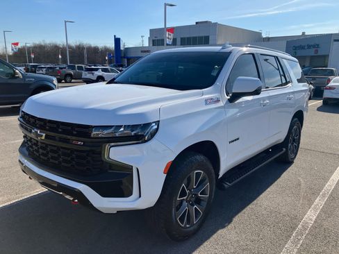 Certified 2024 Chevrolet Tahoe Z71 w/ Luxury Package image 3