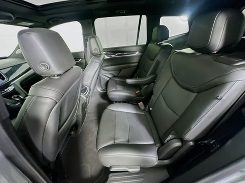 Used 2025 Cadillac XT6 Premium Luxury image 30