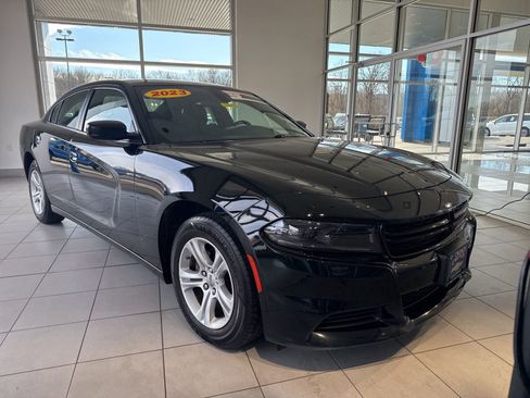 Used 2023 Dodge Charger SXT image 3