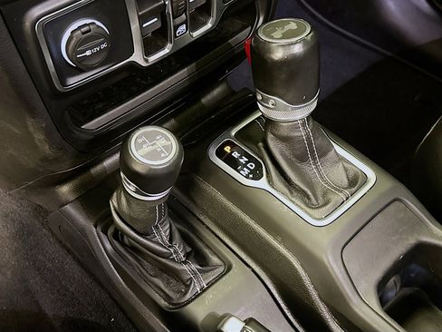 Used 2021 Jeep Wrangler Sahara w/ Cold Weather Group image 25