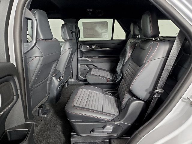 Used 2026 Ford Explorer ST-Line w/ ST-Line Street Pack RWD image 11