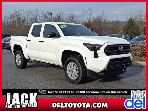 Used 2025 Toyota Tacoma SR image 1