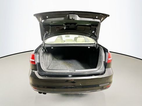 Used 2015 Volkswagen Jetta SE FWD image 34