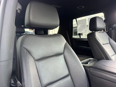 Used 2025 Chevrolet Tahoe LT RWD image 30