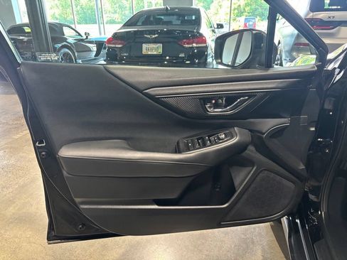 Used 2023 Subaru Outback Premium AWD/4WD image 9