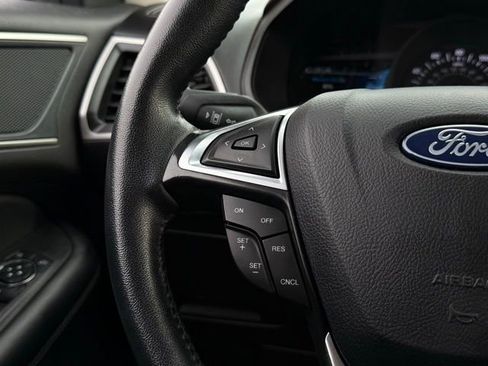 Certified 2024 Ford Edge SEL image 8