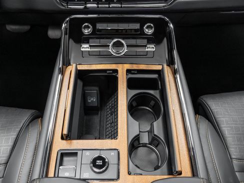 Used 2022 Lincoln Navigator Black Label image 38